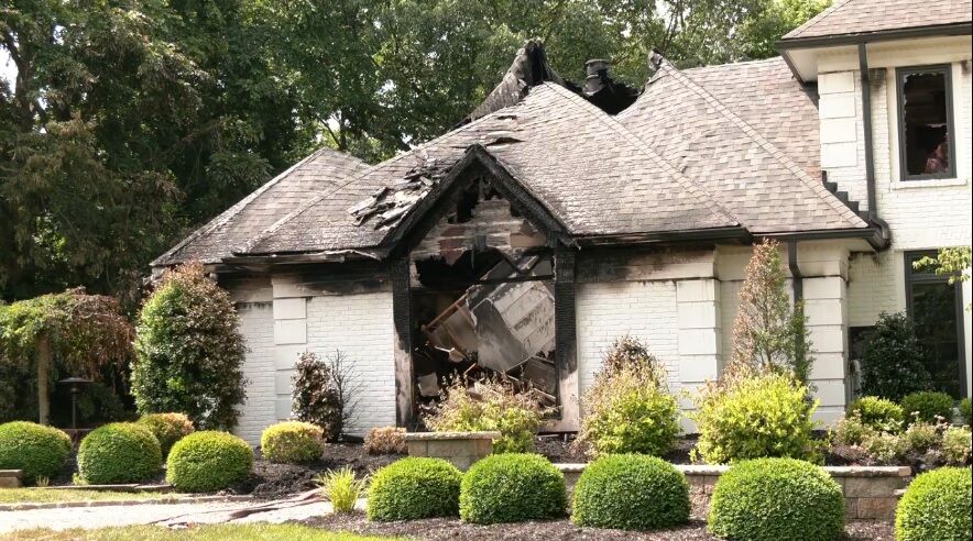Arson investigators looking for cause of 2 suspicious house fires in east Louisville